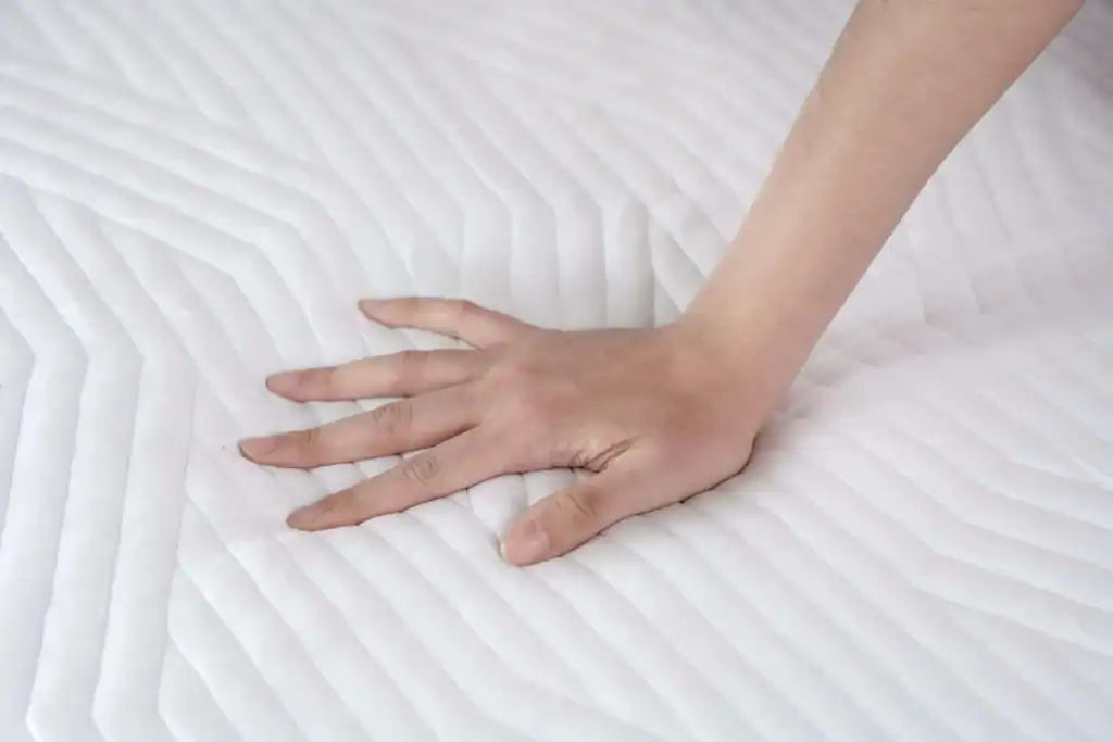 
                    Plush Cloud-like Comfort with Contouring Support  
                  