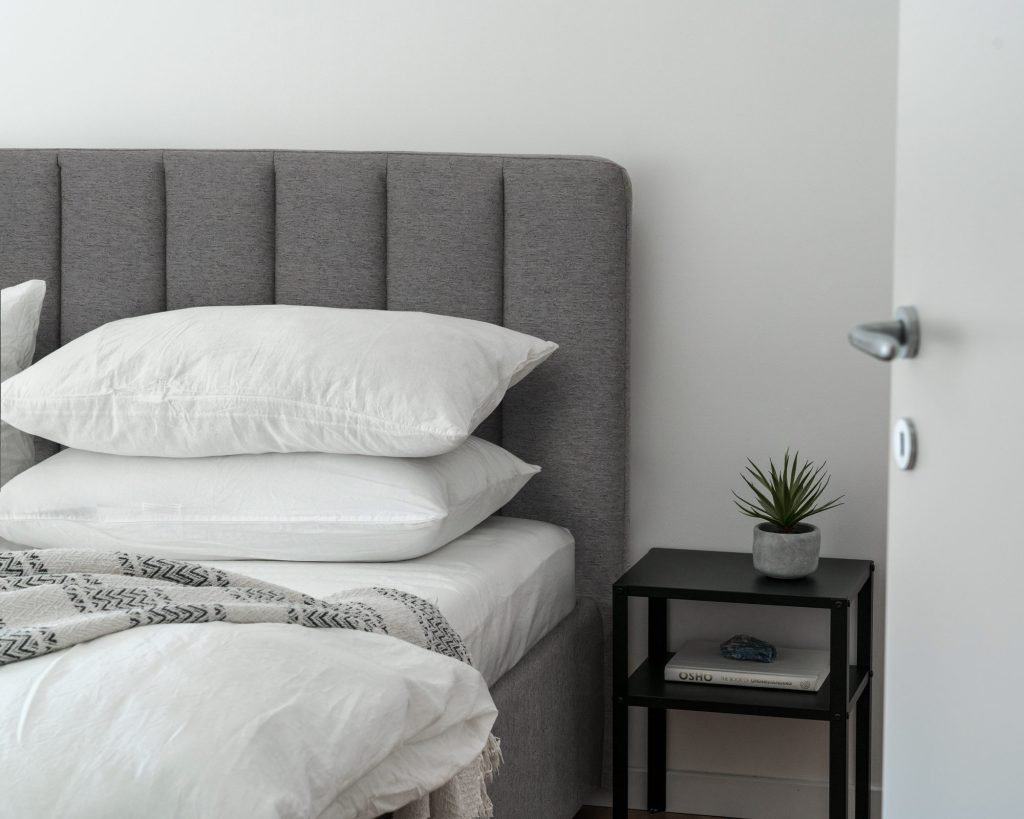 
                    Plush Cloud-like Comfort with Contouring Support  
                  